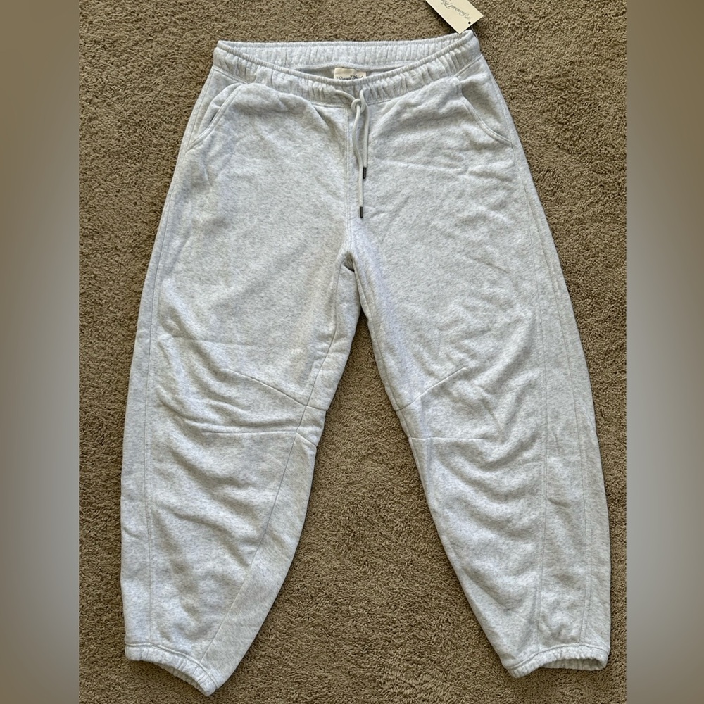 NWT Universal Thread Barrel Joggers